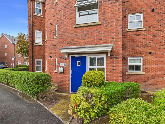 Holywell Drive, Warrington, WA1, photo 1