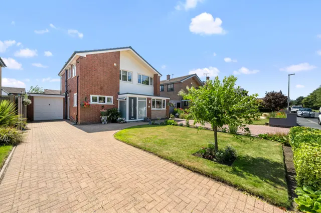 Oakwood Drive, Leigh, Leigh, WN7 3LZ, photo 1