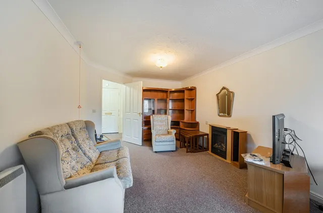 Barrow Lane, Hessle, HU13, photo 3