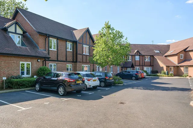 Meadowside, Storrington, RH20, photo 1