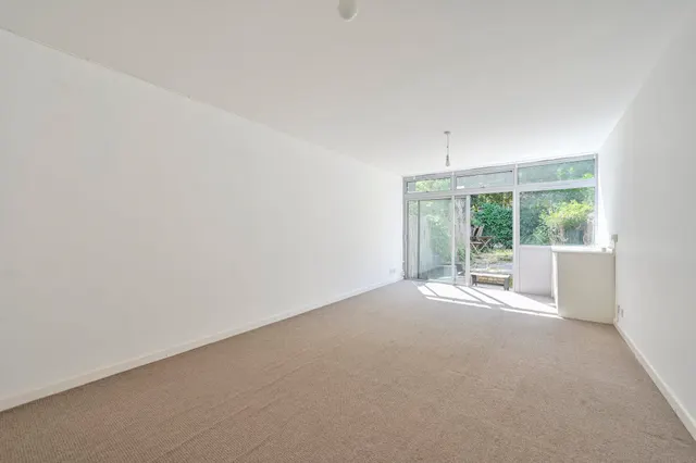 Photo 2 — 9 Claudia Place, London