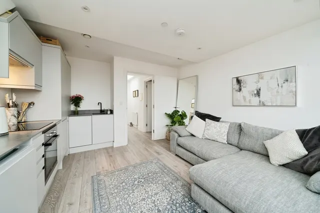 High Street, Leatherhead, KT22, photo 1