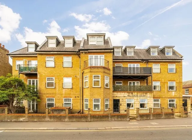 Windmill Road, Brentford, TW8, photo 1