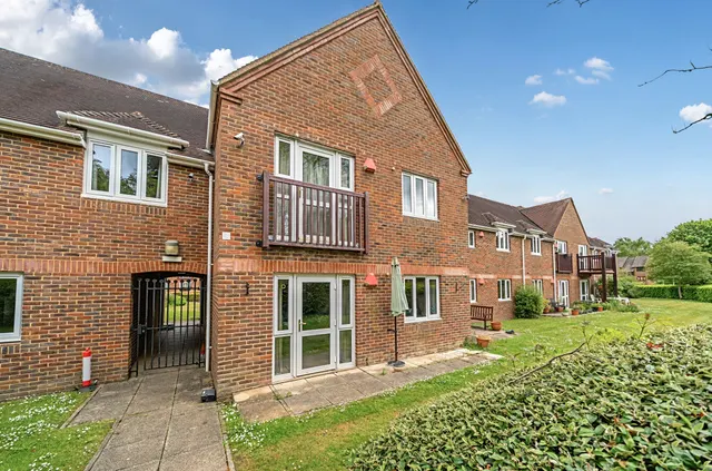 Adams Way, Alton, GU34, photo 1