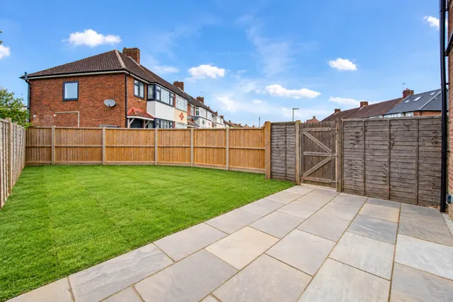 Hogarth Avenue, Ashford, photo 3