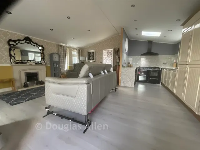 Palm Court, Battlesbridge, SS11, photo 2