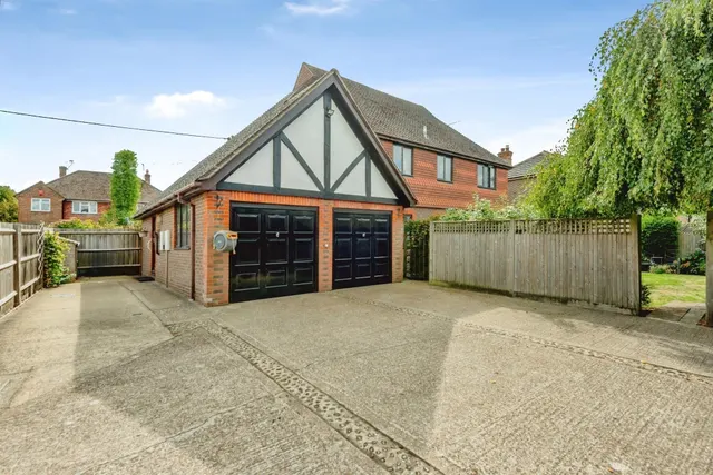 Copthorne Bank, Copthorne, RH10, photo 3