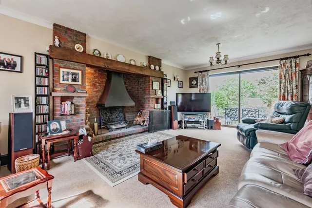 Copthorne Bank, Copthorne, RH10, photo 1