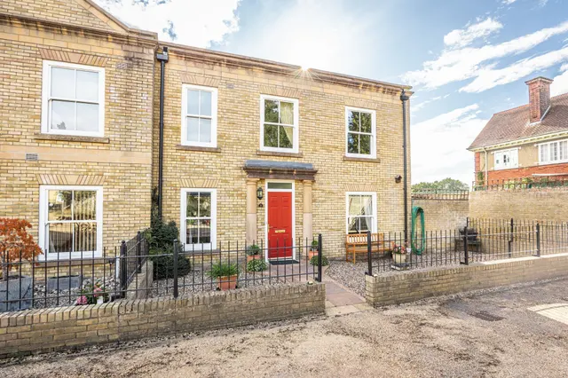 Impressive Four Bedroom Mews, House in, photo 1