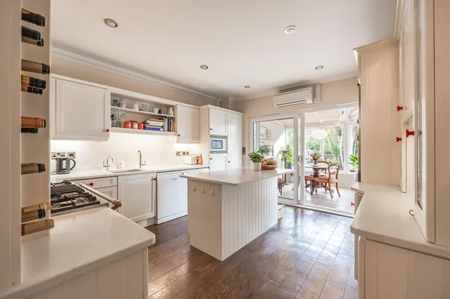 Impressive Four Bedroom Mews, House in, photo 2