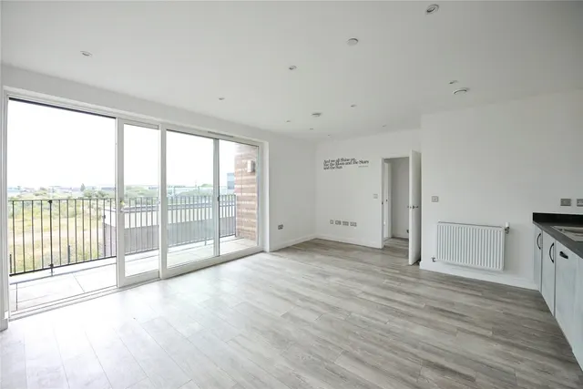 Fitch Way, RM13, photo 2
