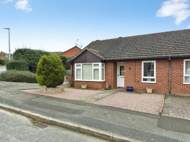 Carvers Close, Wellington, Telford TF1 2EQ, photo 1