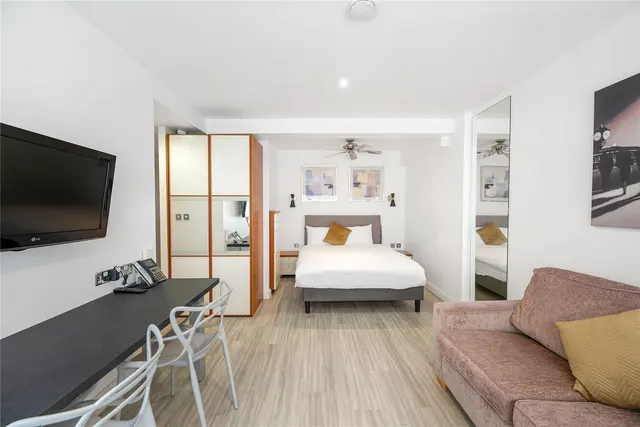 Old Brompton Road, London, SW7, photo 2