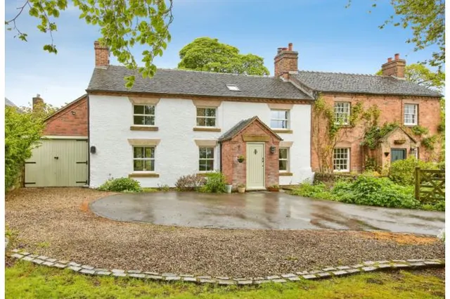 Garston, Stoke-On-Trent, photo 1