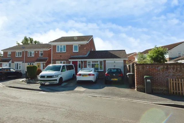Clover Close, Gosport, PO13, photo 1