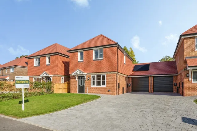 Orchard Close, Bosham, PO18, photo 1