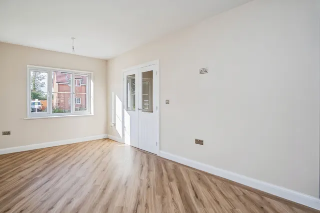 Orchard Close, Bosham, PO18, photo 3