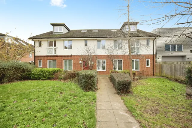 Queen Marys Avenue, Watford, photo 1