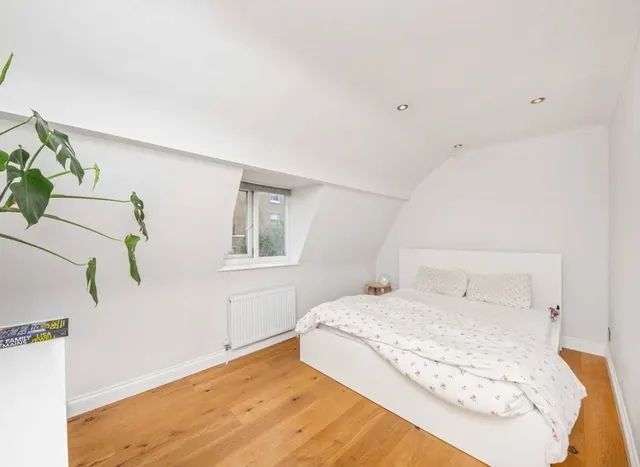 Photo 3 — Hill Rise, Richmond, TW10