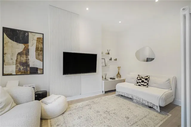 Ashley Road, London, N19, photo 1