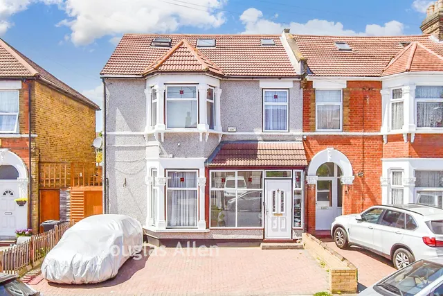 Blythswood Road, Seven KIngs, IG3, photo 1