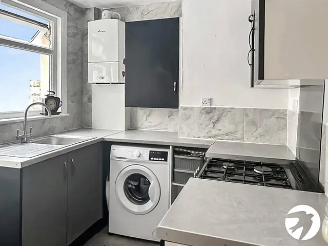 Corporation Road, Gillingham, ME7, photo 1