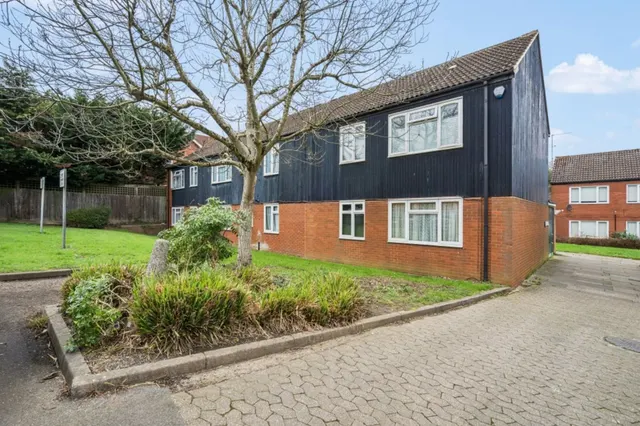 Hetherington Way, Ickenham, UB10, photo 1