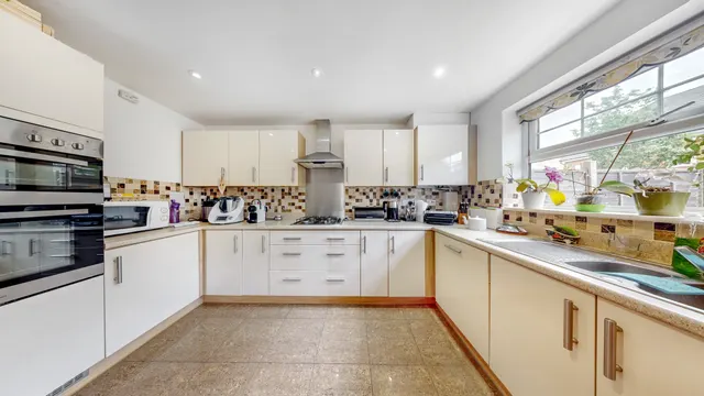 Hawksmoor Grove, Bromley, BR2, photo 1