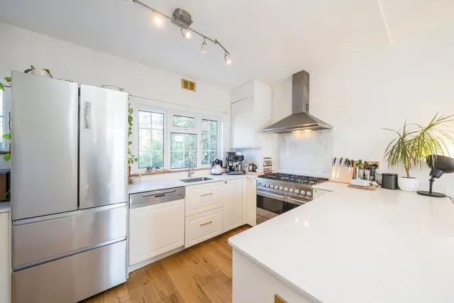 Queens Road, Weybridge, KT13, photo 2