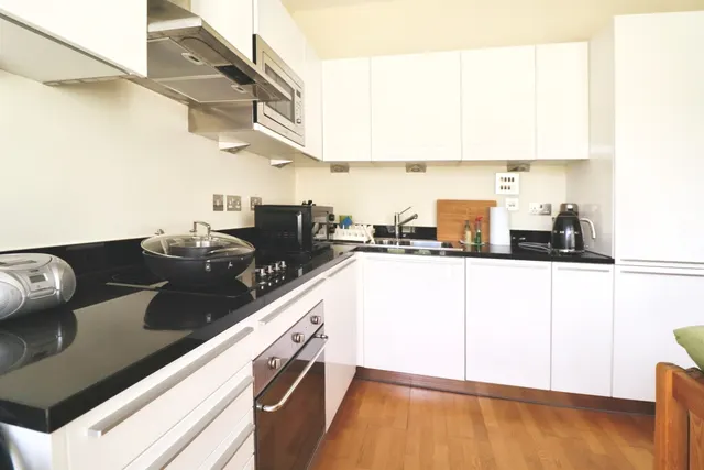 Hayes Road, Penarth, CF64, photo 2