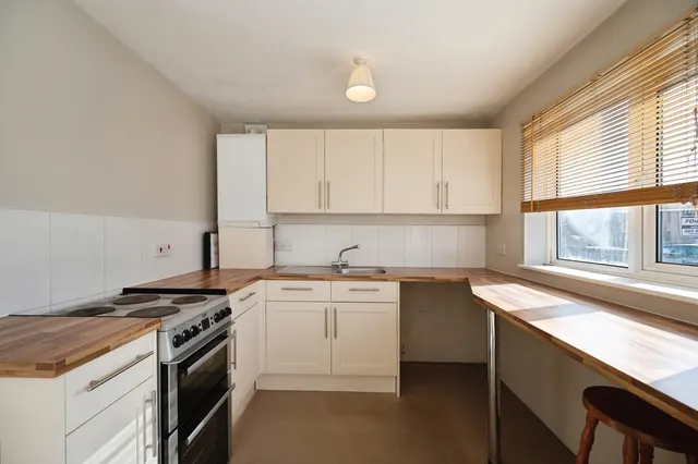 Southwood Road, Hayling Island, PO11, photo 2