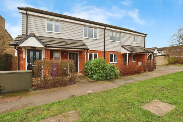 Greenfield Avenue, Ickleford, photo 1