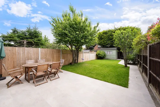 The Green, Morden, SM4, photo 3