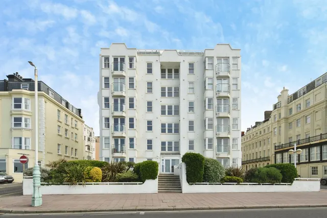 Kings Road, Brighton, photo 1