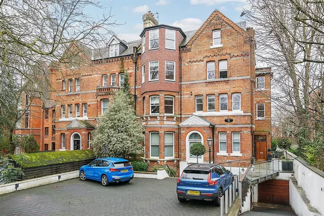Photo 2 — Fitzjohns Avenue, Hampstead, London, NW3 6PH