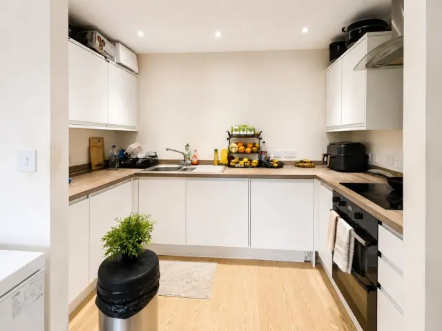 Photo 2 — 426 Avebury Boulevard, Milton Keynes, Buckinghamshire, MK9 2HS