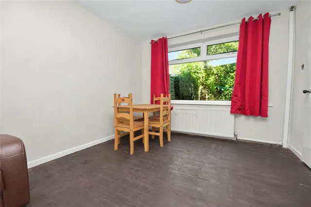 Fillingfir Road, Leeds, LS16, photo 3