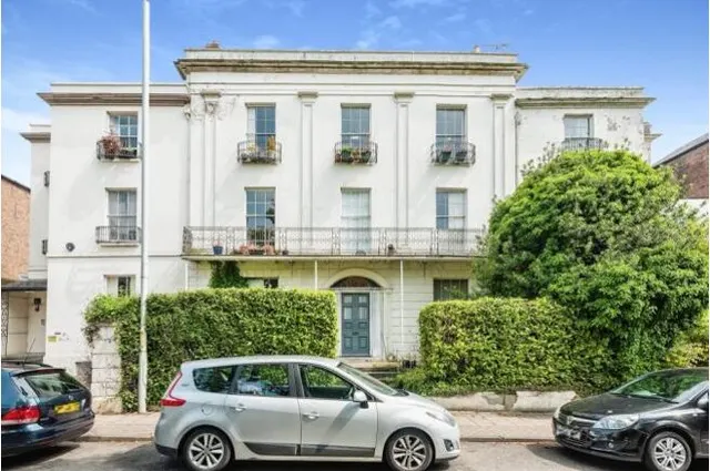 25 Spa Road, Gloucester, photo 1
