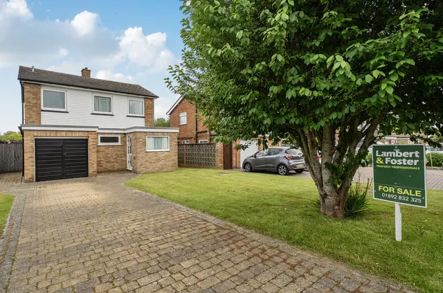 Russett Road, East Peckham, TN12, photo 1