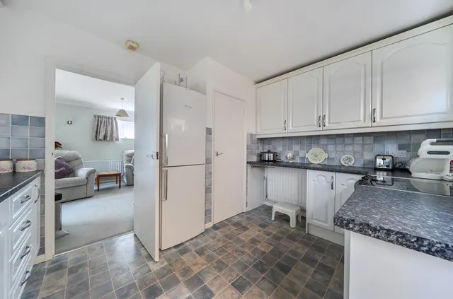 Russett Road, East Peckham, TN12, photo 3