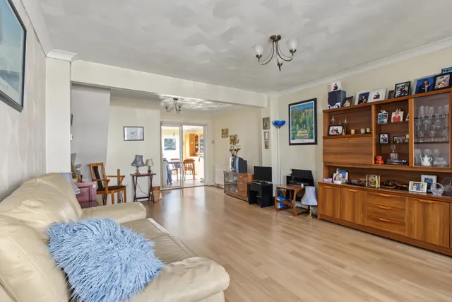 Diban Avenue, Elm Park, RM12, photo 2