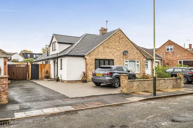Southcourt Drive, Cheltenham, GL53, photo 1