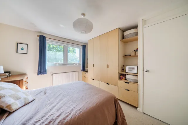 Photo 3 — Manaton Close, SE15