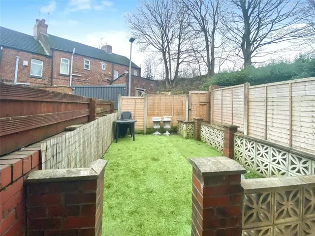 Photo 3 — Oakwell Lane, Barnsley, South Yorkshire, S71