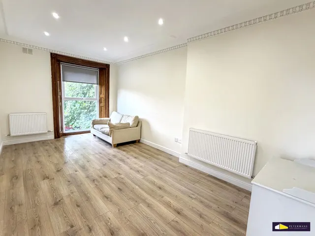 Stonegrove House, Stonegrove, HA8, photo 1