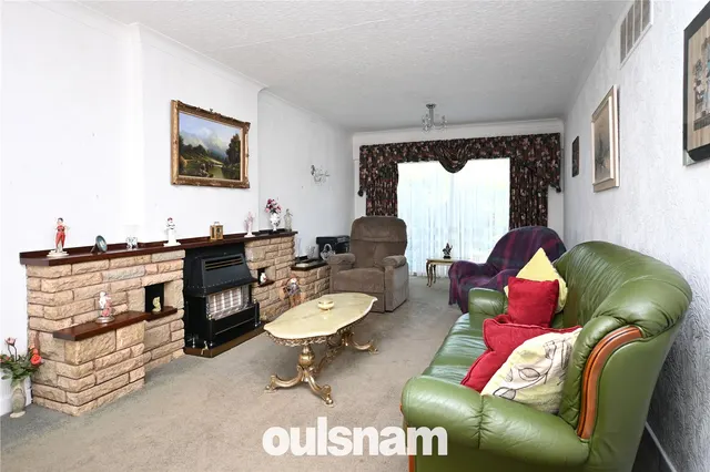 Photo 2 — Fairlie Crescent, Kings Norton, Birmingham, B38 8DX