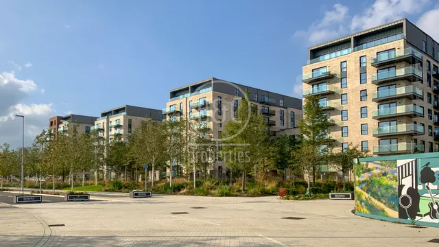 Greenleaf Walk, The Green Quarter, UB1, photo 1