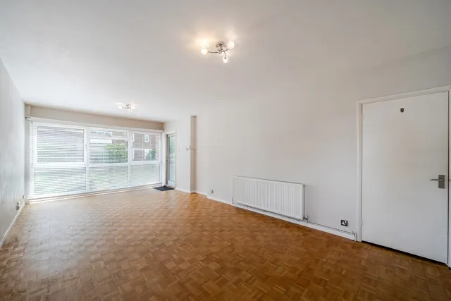 Photo 2 — Ingleside Close, BR3