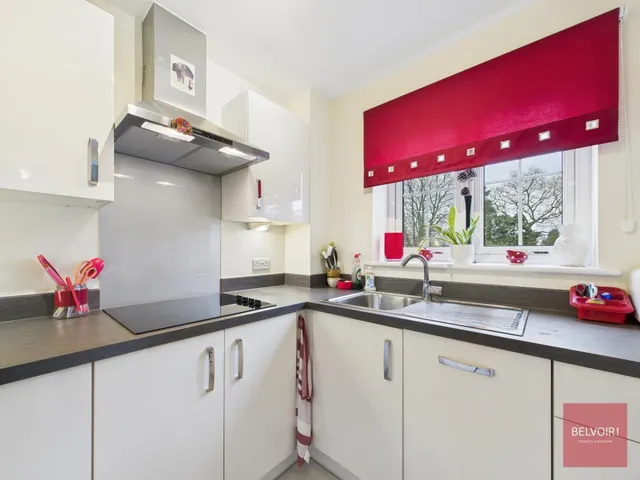 Photo 3 — Fern Court, Sketty, Swansea, SA2