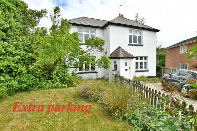 Middlehill Road, Colehill, BH21, photo 2